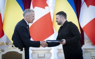 Украина и Канада подписали план действий по сделке о безопасности