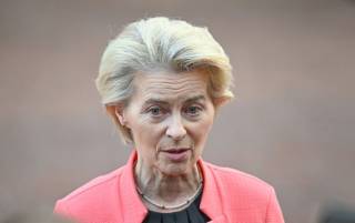 Самолет с Урсулой фон дер Ляйен экстренно сел в Болгарии из-за вмешательства России