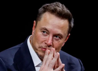 Маск наїхав на владу Великобританії через нелегальних мігрантів