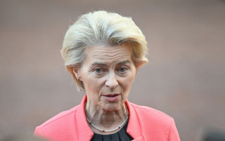 Літак з Урсулою фон дер Ляйєн екстрено сів у Болгарії через втручання Росії