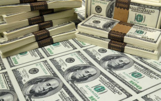 Росію змусять заплатити Україні 300 млрд доларів репарацій, — Reuters