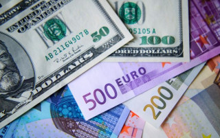 Заморожені активи Росії на 300-350 млрд доларів підуть на репарації Україні, — Reuters