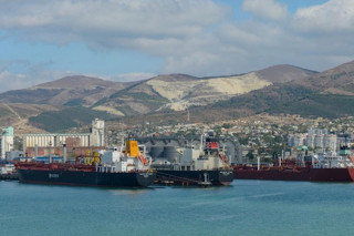 Українські дрони паралізували ключові нафтові порти РФ на Чорному морі, - Bloomberg