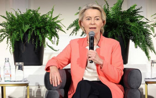 Фон дер Ляйєн допустила збиття літаків РФ