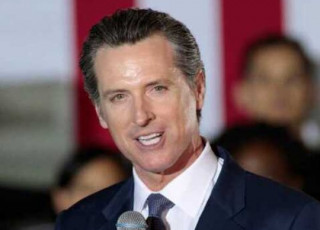 Губернатор Каліфорнії проголосив себе... лідером вільного світу