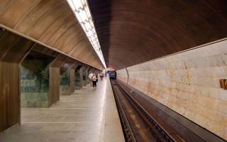 В Киеве остановилась «зеленая» ветка метро