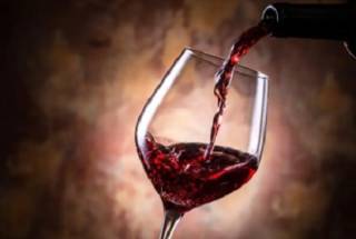Во Франции рухнуло производство вина