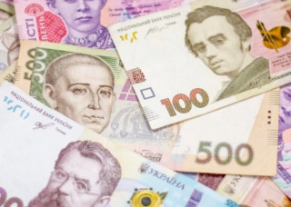 Курс гривні змінюється: свіжі котирування долара та євро