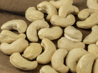 Бразильці розповіли про небувалу користь кешью для підлітків