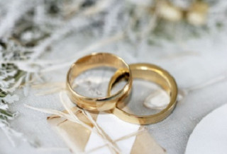 Стало відомо, чи впливає шлюб на рівень щастя