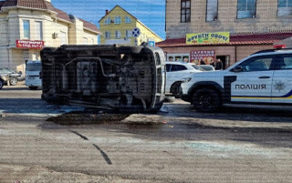 В Одесі натовп перевернув мікроавтобус ТЦК