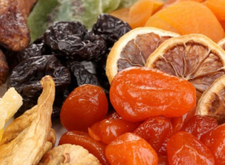 Гастроентеролог попередила про небезпеку сухофруктів