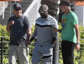 Брюс Вілліс: стало відомо, як зараз виглядає актор, який страждає на деменцію.