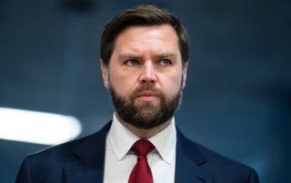 Кортеж Вэнса попал в ДТП в США. Пострадал полицейский