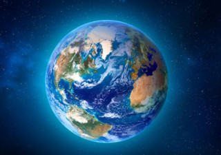 Вчені заявили, що через людей зміщується вісь Землі