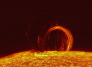 Від Сонця відірвався величезний протуберанець