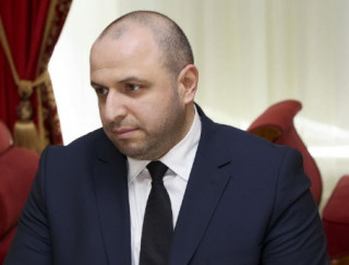 Умеров повернувся в Україну