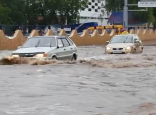 Наводнение во Вьетнаме унесло десятки жизней