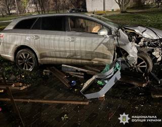 Кровавое ДТП в Харькове: пострадали молодые парни и девушка