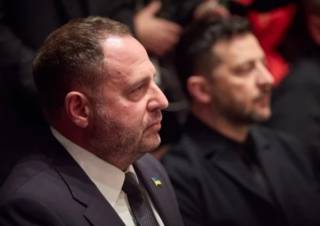 Зеленский все же уволил Ермака