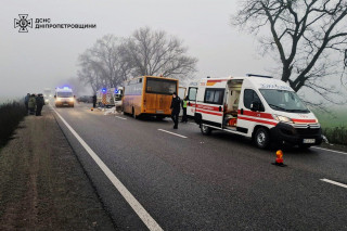 На Дніпропетровщині шкільний автобус потрапив смертельне ДТП