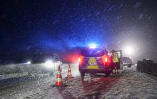 Сильные снегопады парализовали половину Европы