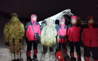 На границе с Румынией спасли уклониста, который 5 суток блуждал в Карпатах