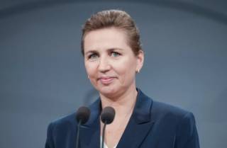 Премьер Дании наехала на генсека НАТО