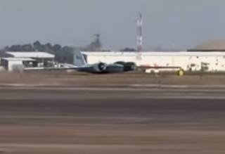 Появилось видео аварийной посадки самолета NASA WB-57