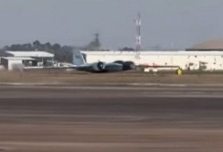 З'явилося відео аварійної посадки літака NASA WB-57