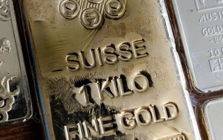 Золото та срібло продовжують стрімко дешевшати