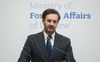 Україна та ЄС готують санкційний удар по «тіньовому зерновому флоту» Росії